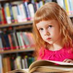 چگونه کتابهایی مناسب با سن کودکان، انتخاب کنیم؟